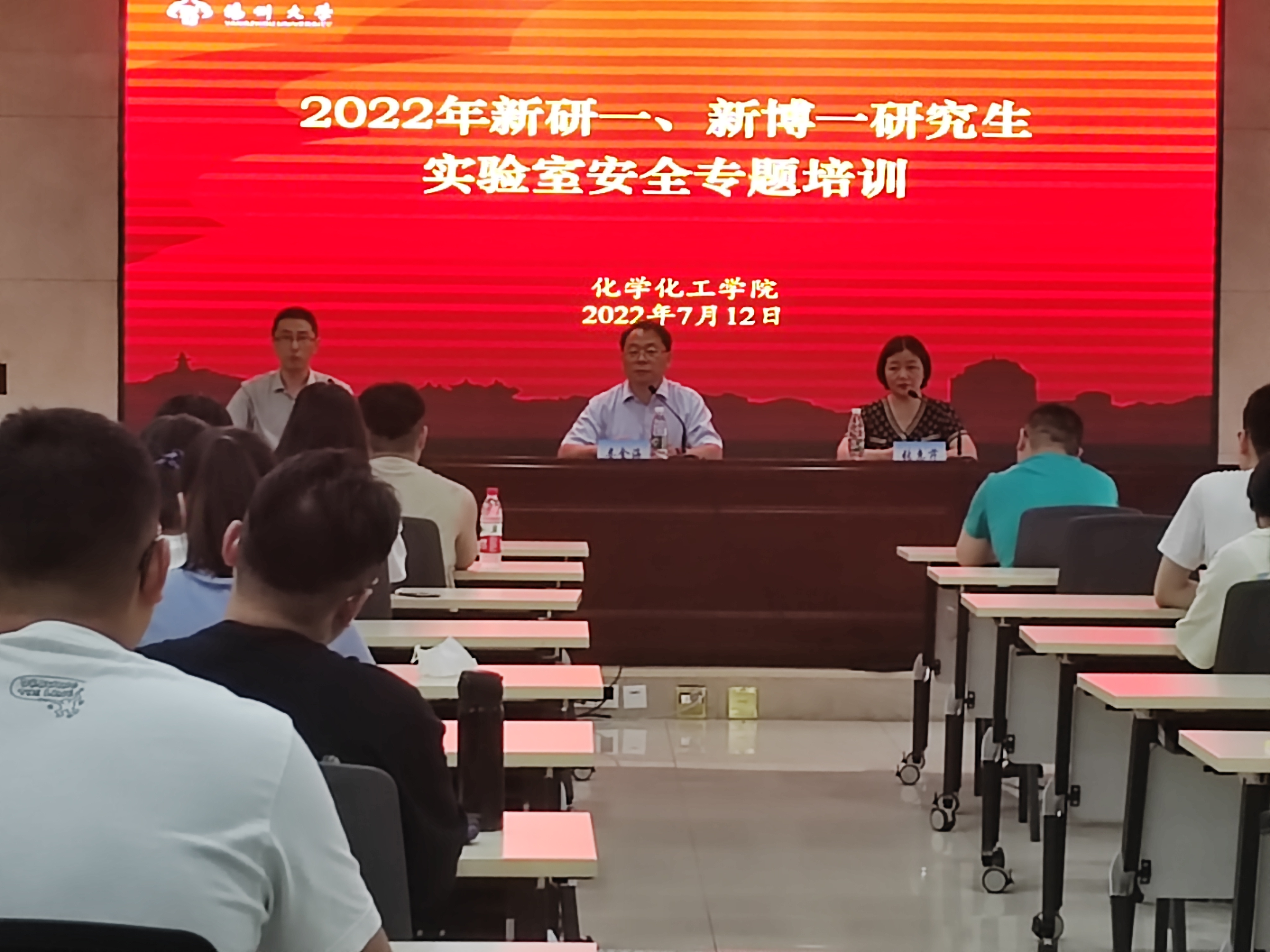 2b1a6e2e0a6262cc4a04d75e08e4ac2